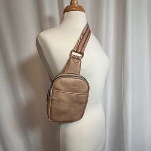 TELENA CROSSBODY BAG WITH ADJUSTABLE STRAP
